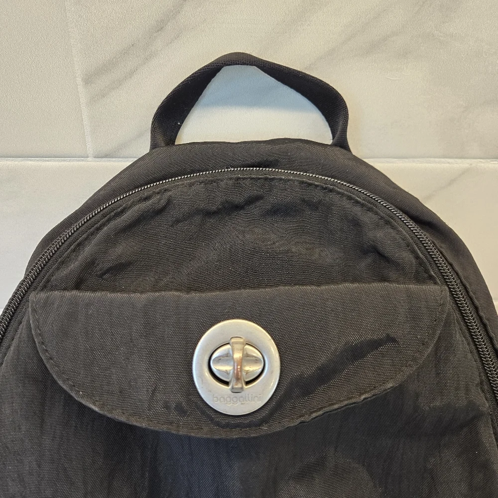 Baggallini Convertible Backpack Black‎ Travel Lightweight Pockets